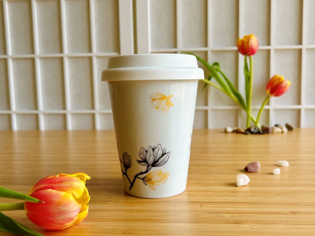 "Magnolia" To Go mug with gold, 300 ml