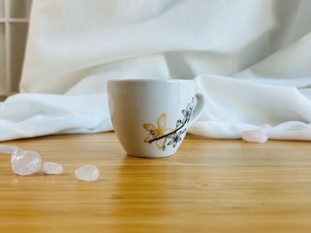 hrneček na espresso "Sakura" se zlatou 90 ml