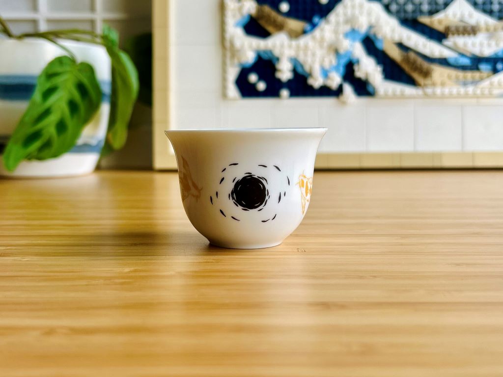 Sake- und Teetasse „Seenedelsteine oder Koi-Karpfen mit dem Mond“ 50 ml