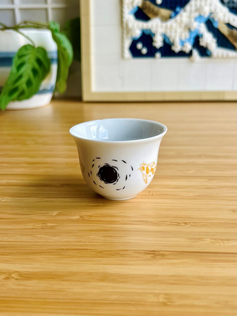 Sake- und Teetasse „Seenedelsteine oder Koi-Karpfen mit dem Mond“ 50 ml