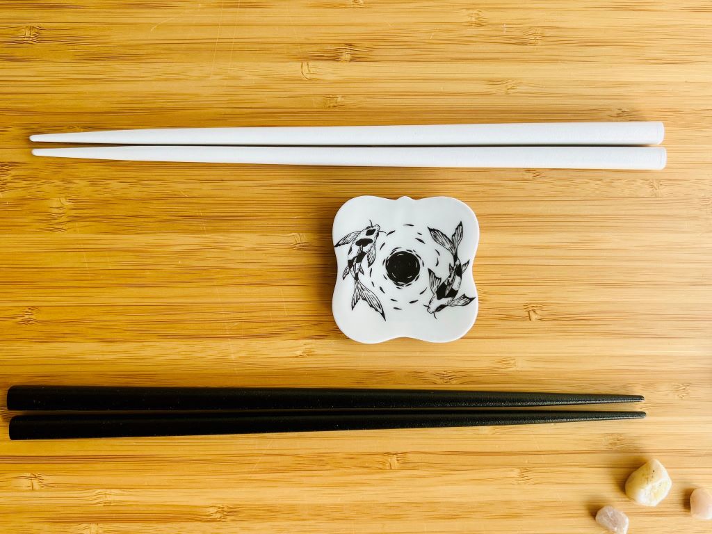 Chopstick rest square "Lake Jewels or Koi Carp with Moon" 5.5x5.5 cm
