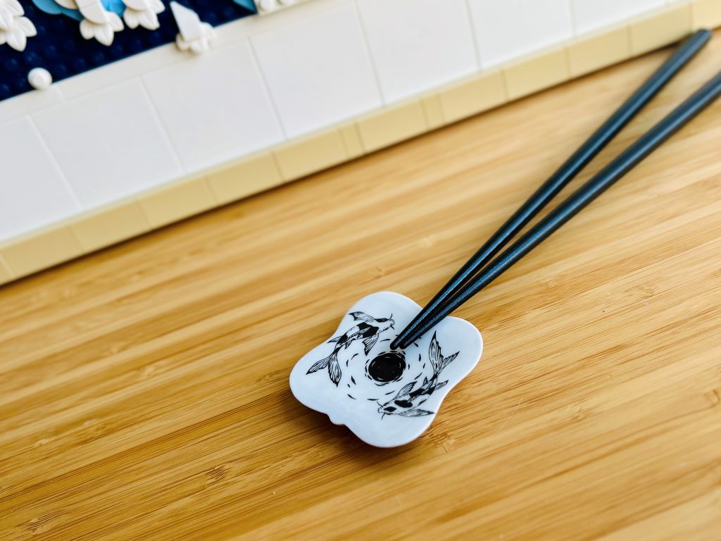 Chopstick rest square "Lake Jewels or Koi Carp with Moon" 5.5x5.5 cm