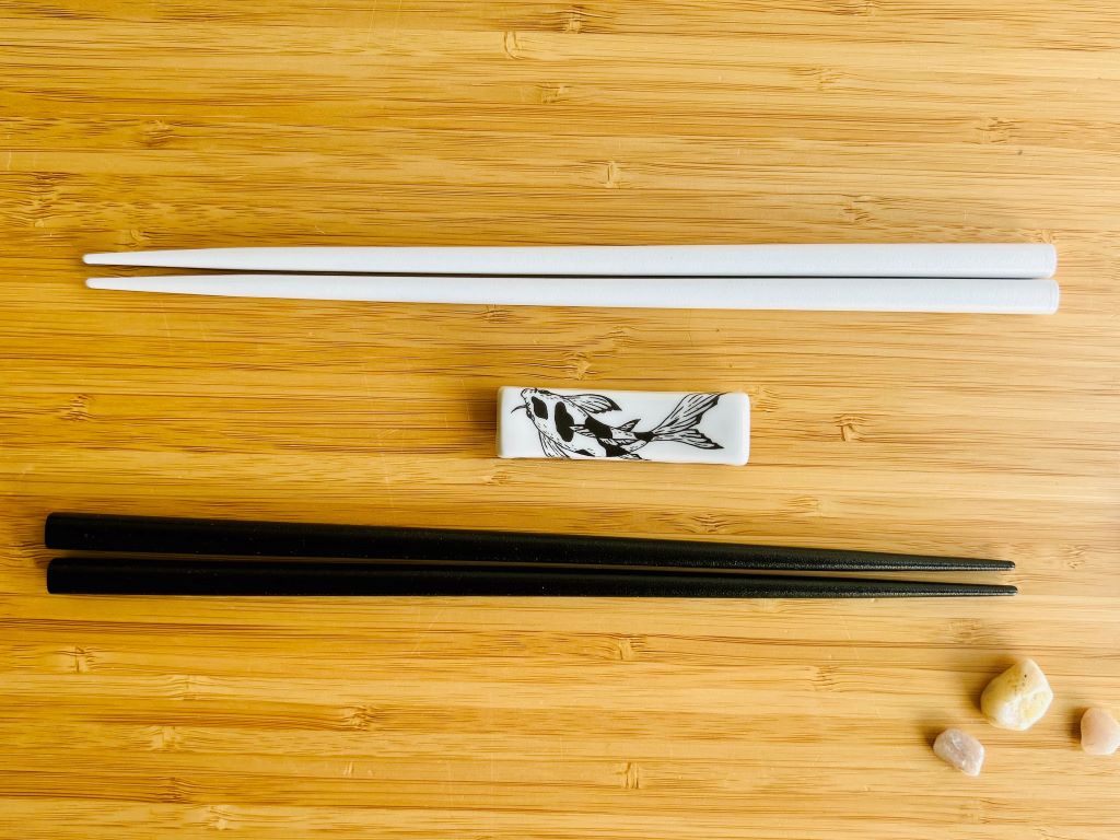 chopstick rest "Lake Gems or Koi Carps" 6x1.5 cm