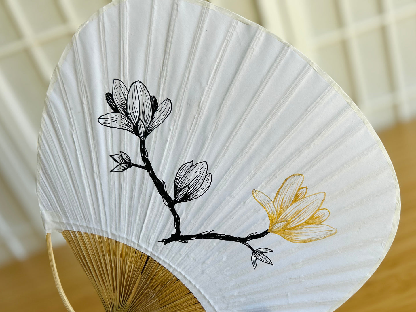 round paper fan "Magnolia" hand-painted