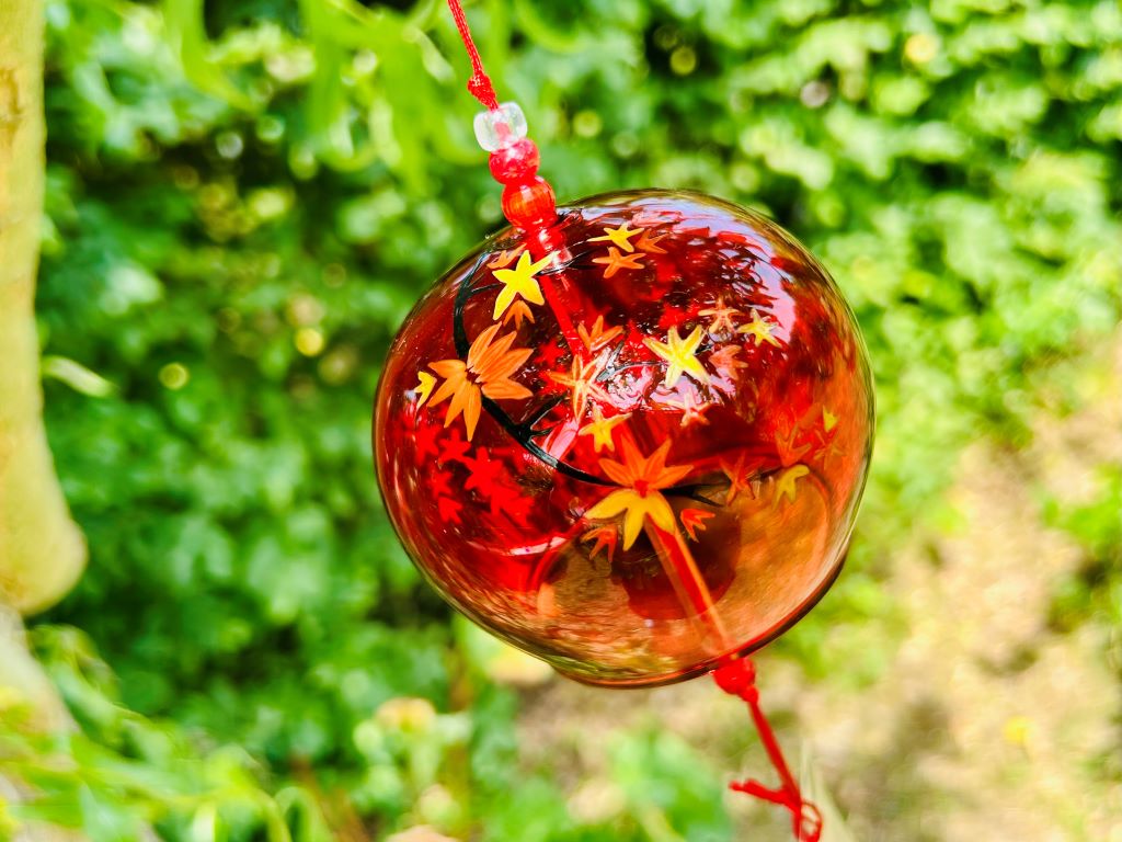 Red glass wind chime fuurin "Autumn Evening - Maples"