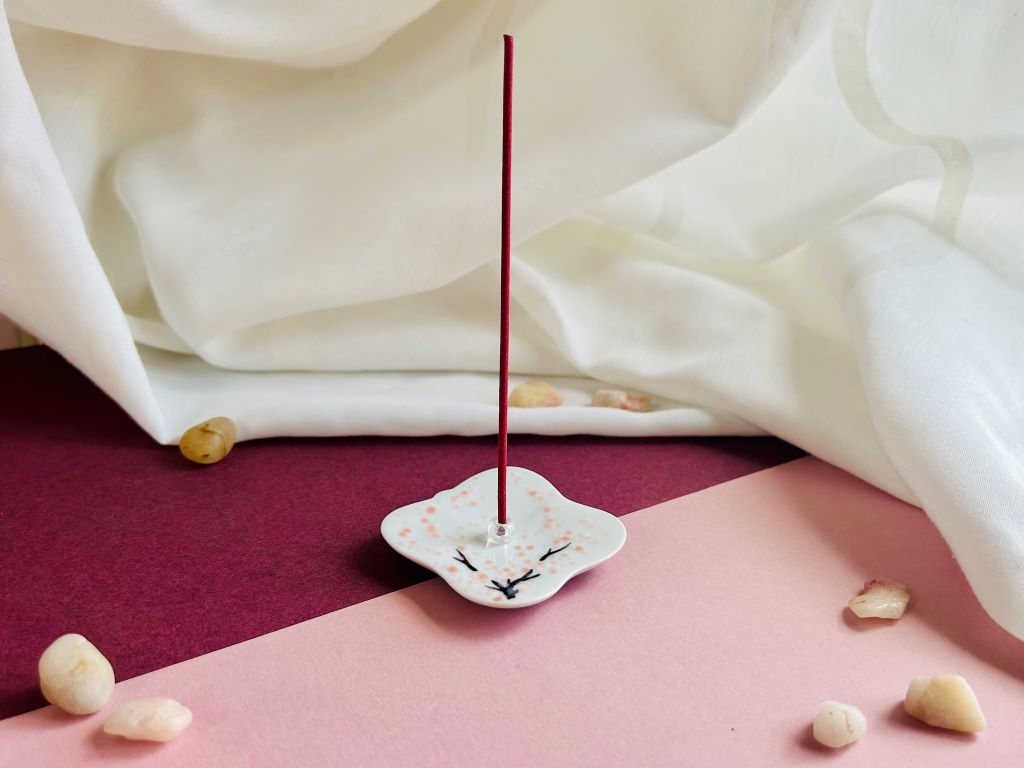 Porcelain incense holder "Morning under the Cherry Blossom" 5.5x5.5 cm