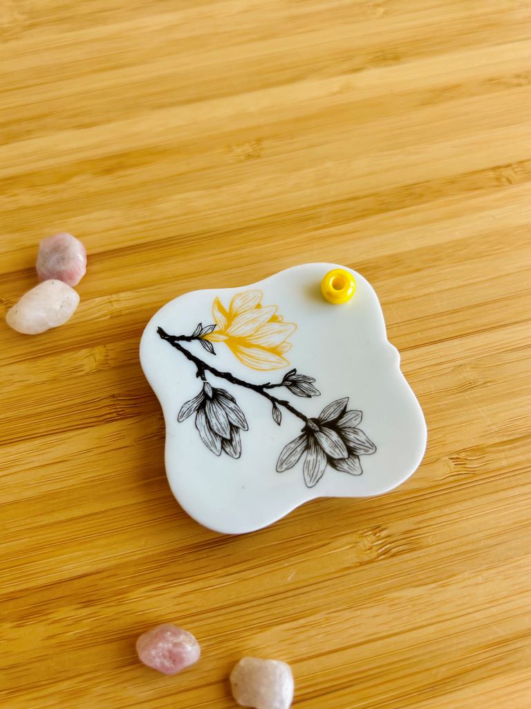 porcelain incense stick holder "Magnolia" with gold 5.5x5.5 cm