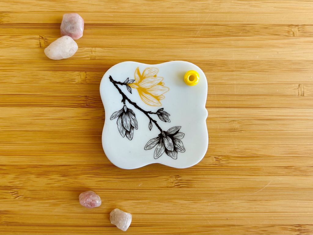porcelain incense stick holder "Magnolia" with gold 5.5x5.5 cm