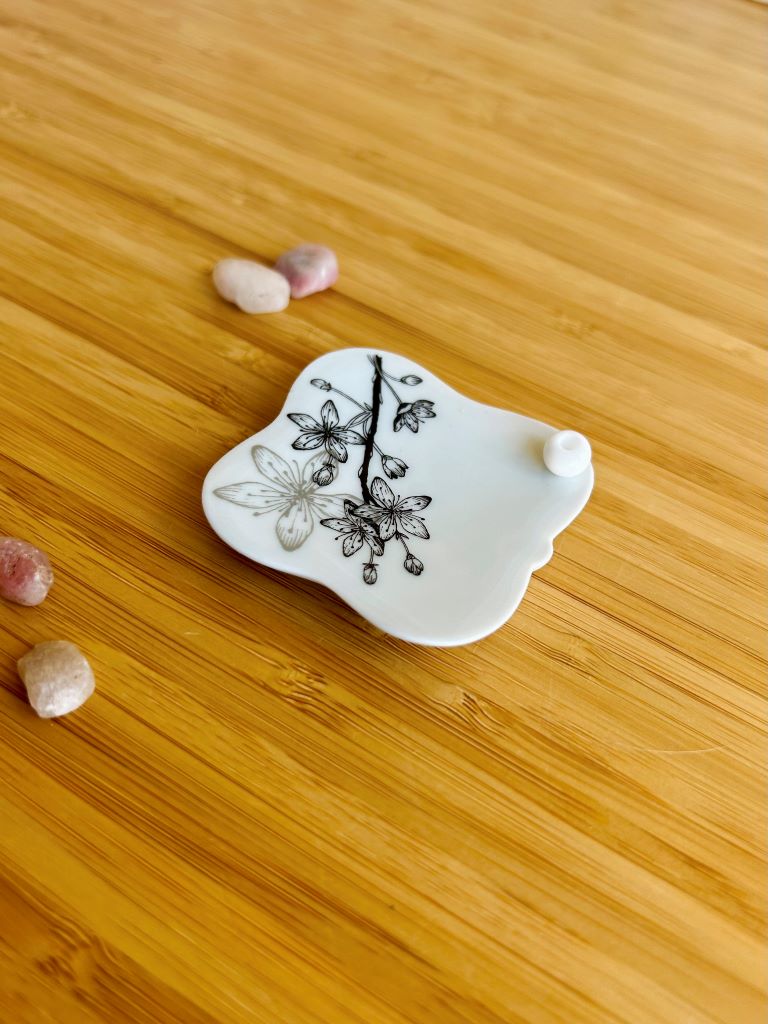 porcelain incense stick holder "Sakura" with silver 5.5x5.5 cm