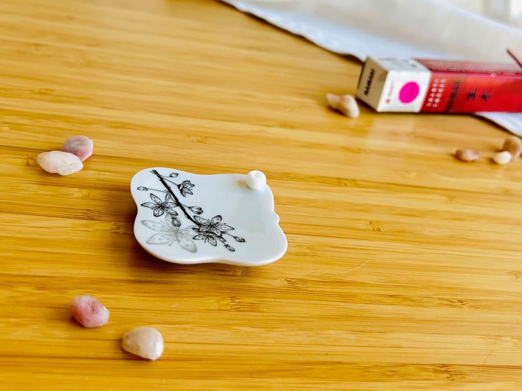porcelain incense stick holder "Sakura" with silver 5.5x5.5 cm