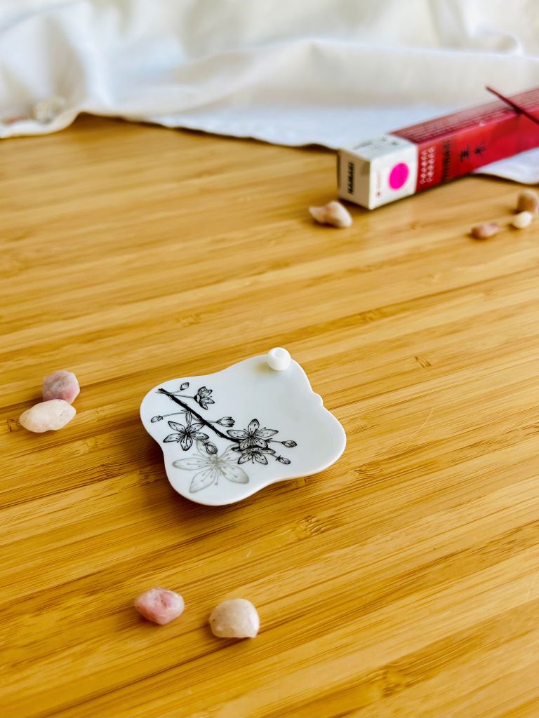 porcelain incense stick holder "Sakura" with silver 5.5x5.5 cm