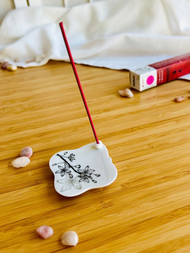 porcelain incense stick holder "Sakura" with silver 5.5x5.5 cm