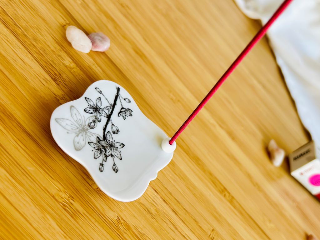 porcelain incense stick holder "Sakura" with silver 5.5x5.5 cm