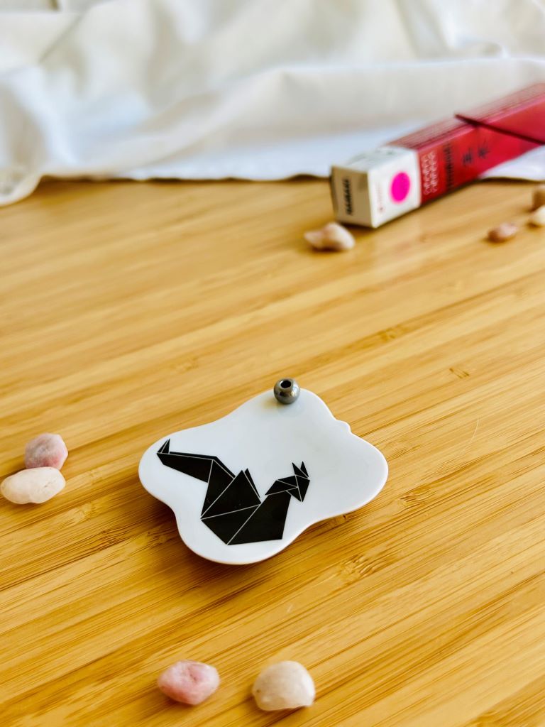 porcelain incense stick holder "Origami Dragon" 5.5x5.5 cm