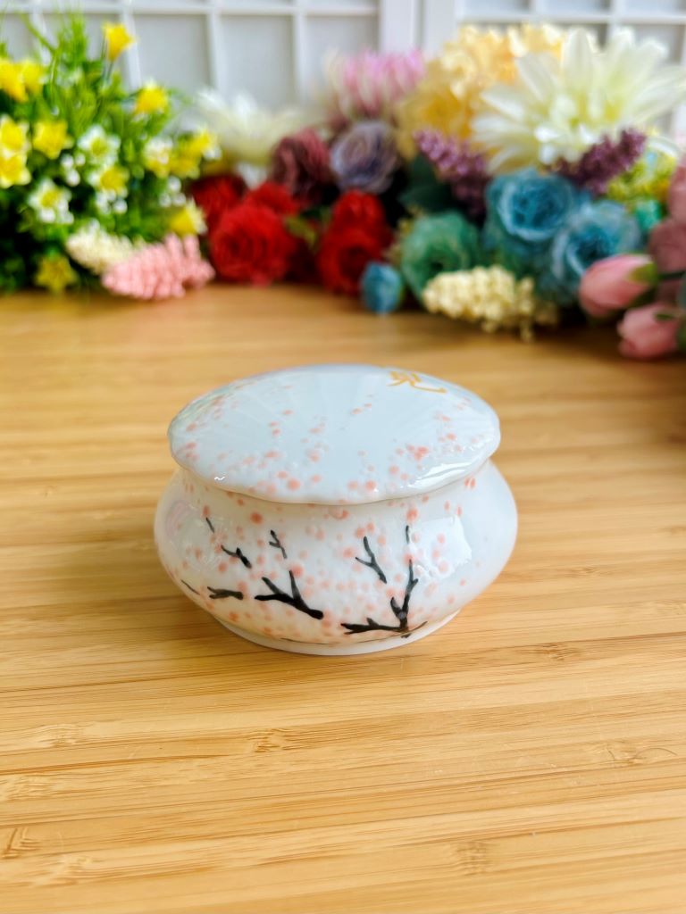 Porcelain box "Morning under the Sakura"