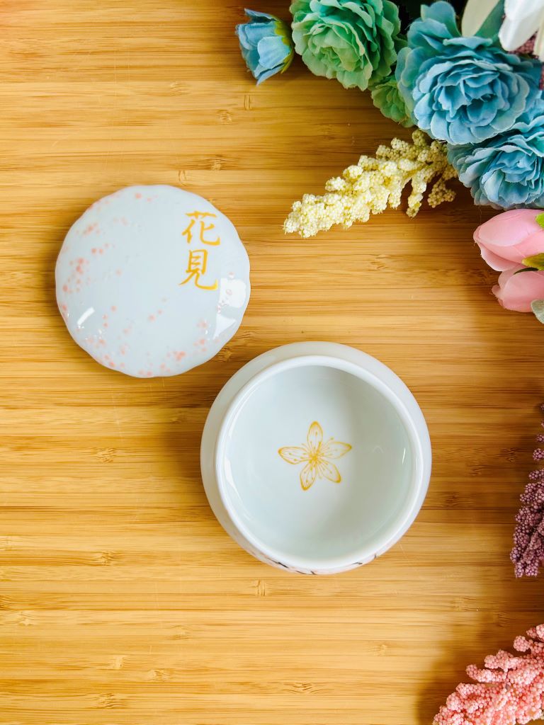 Porcelain box "Morning under the Sakura"