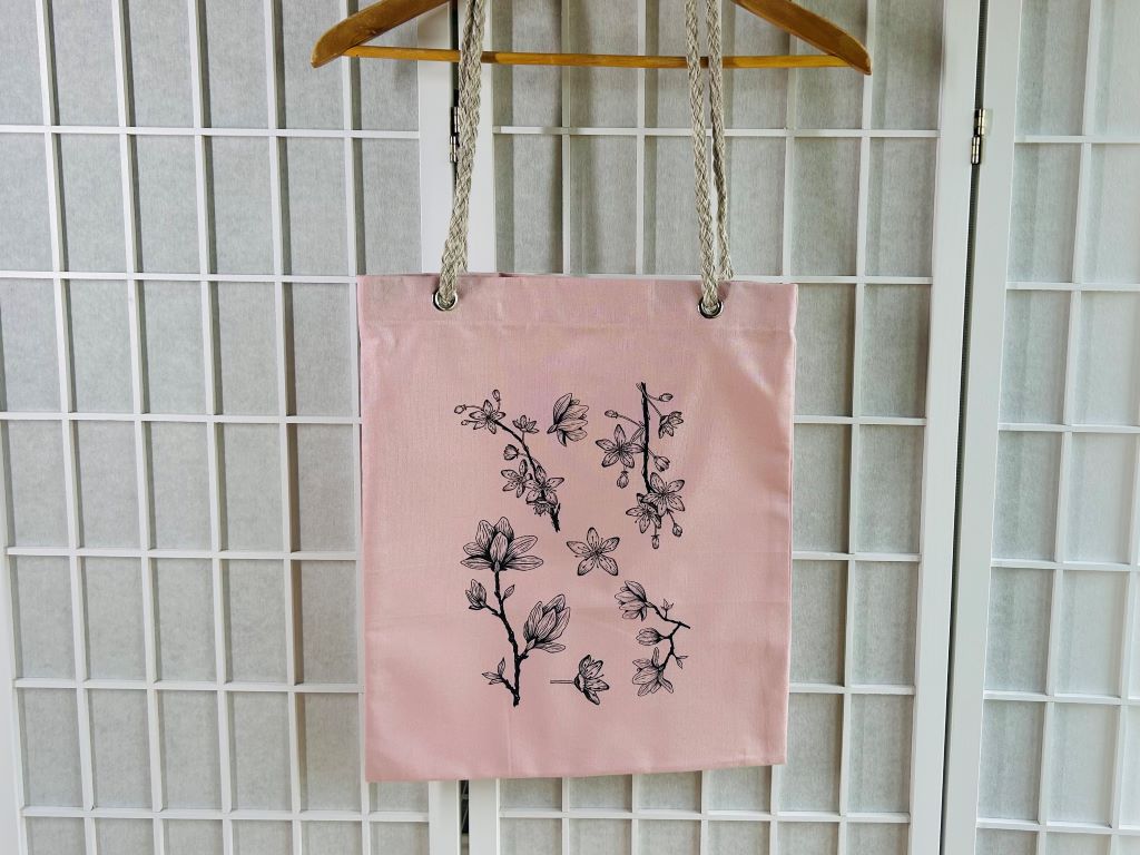 rosa Einkaufstasche „Frühlings-Japan“ mit Kordelgriffen