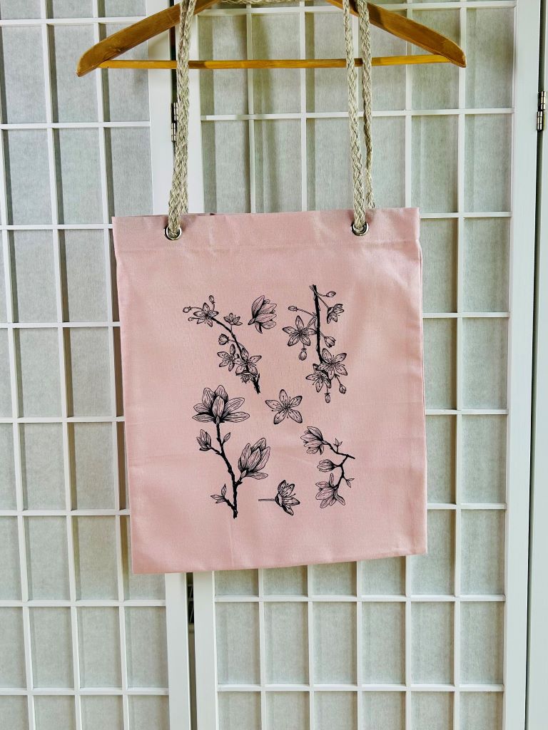 rosa Einkaufstasche „Frühlings-Japan“ mit Kordelgriffen