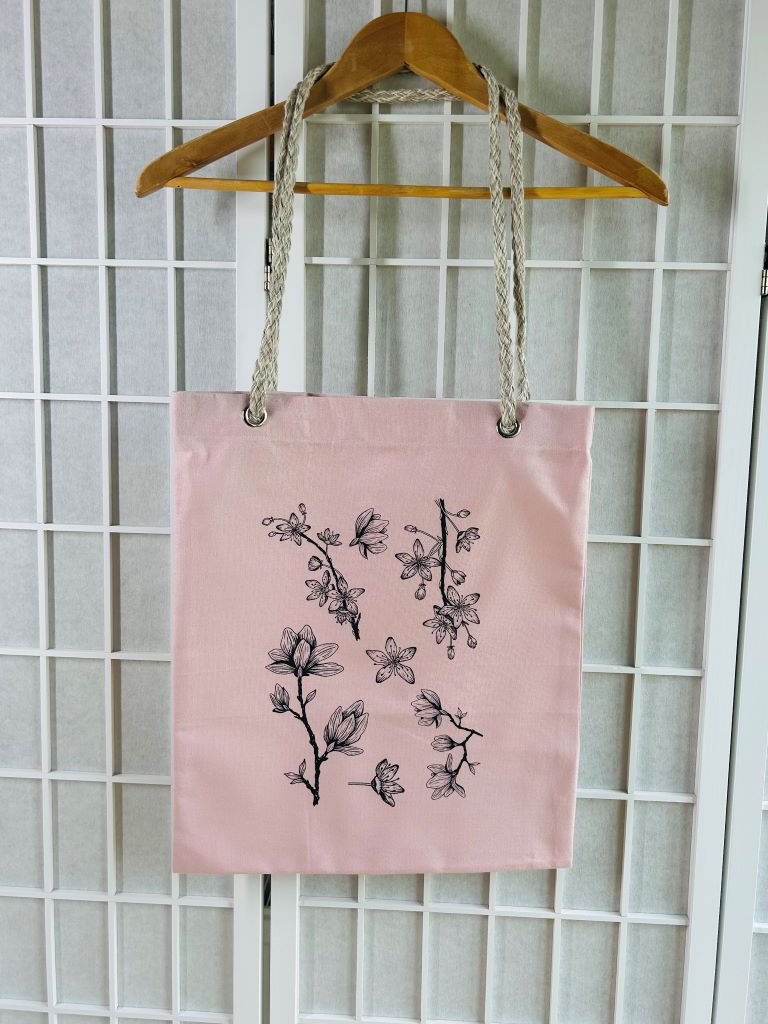rosa Einkaufstasche „Frühlings-Japan“ mit Kordelgriffen