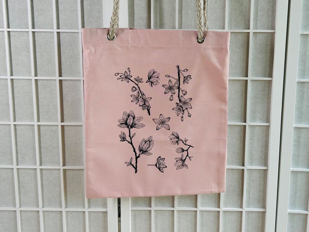 rosa Einkaufstasche „Frühlings-Japan“ mit Kordelgriffen