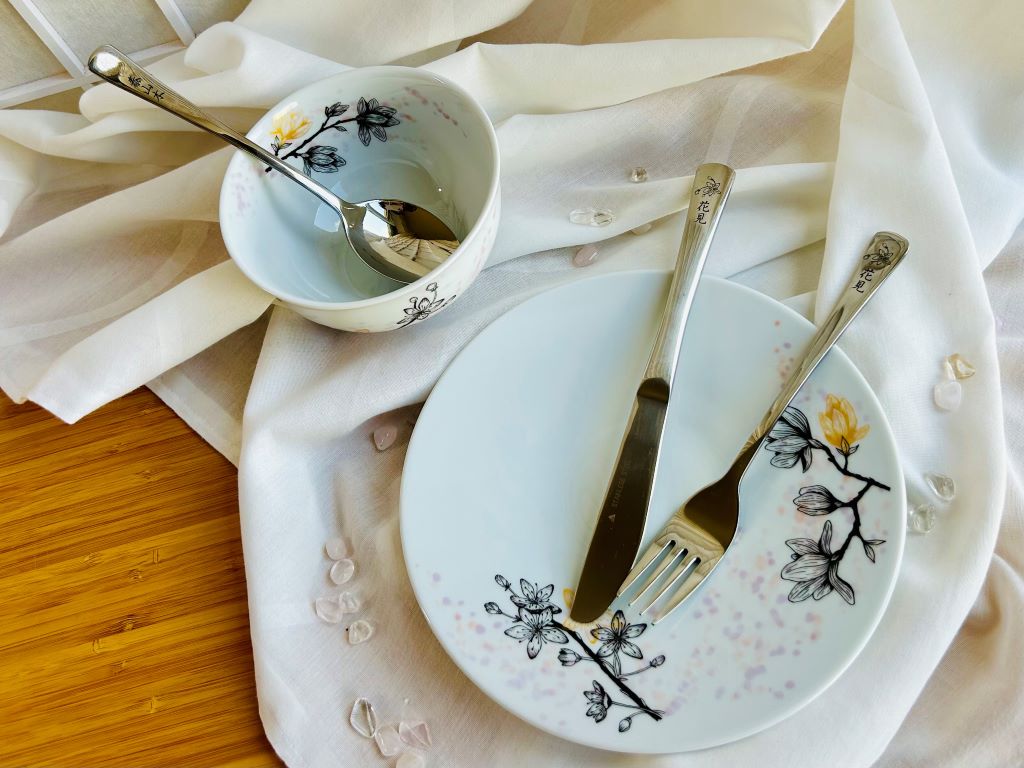 "Spring Japan" dinner set in a gift box