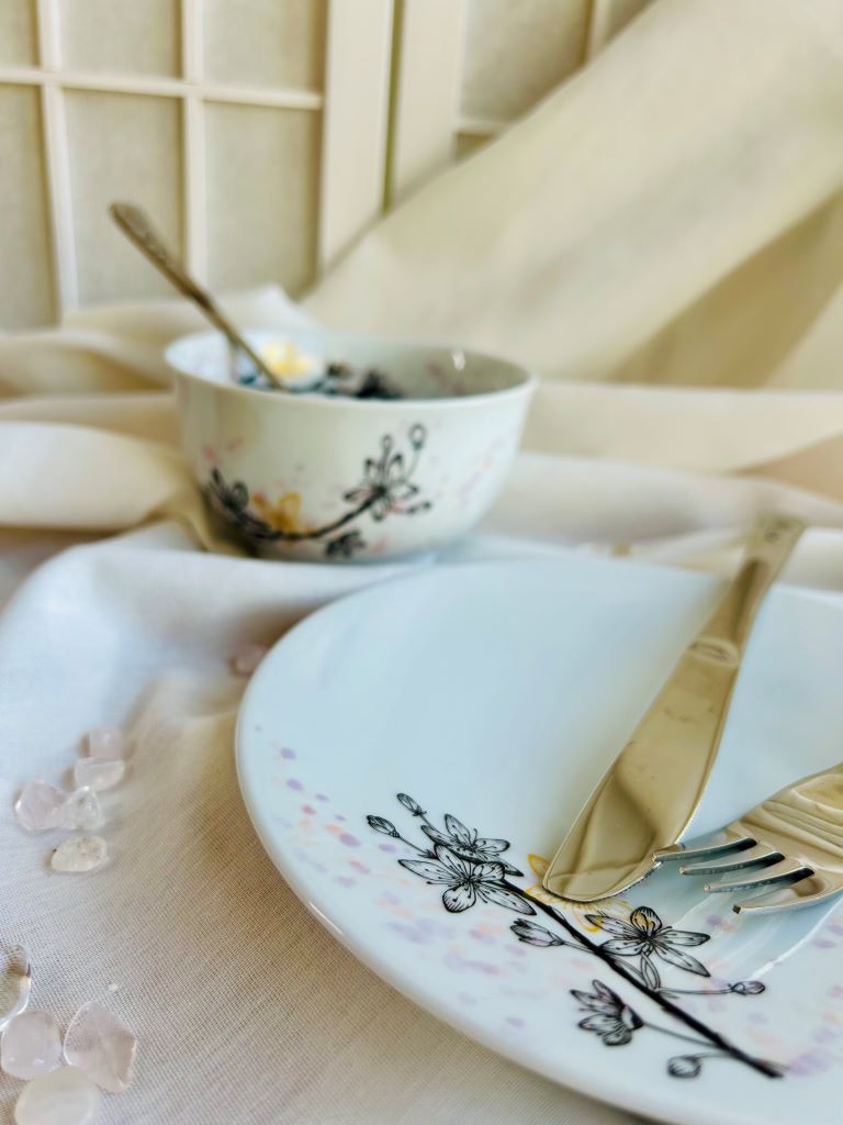 "Spring Japan" dinner set in a gift box