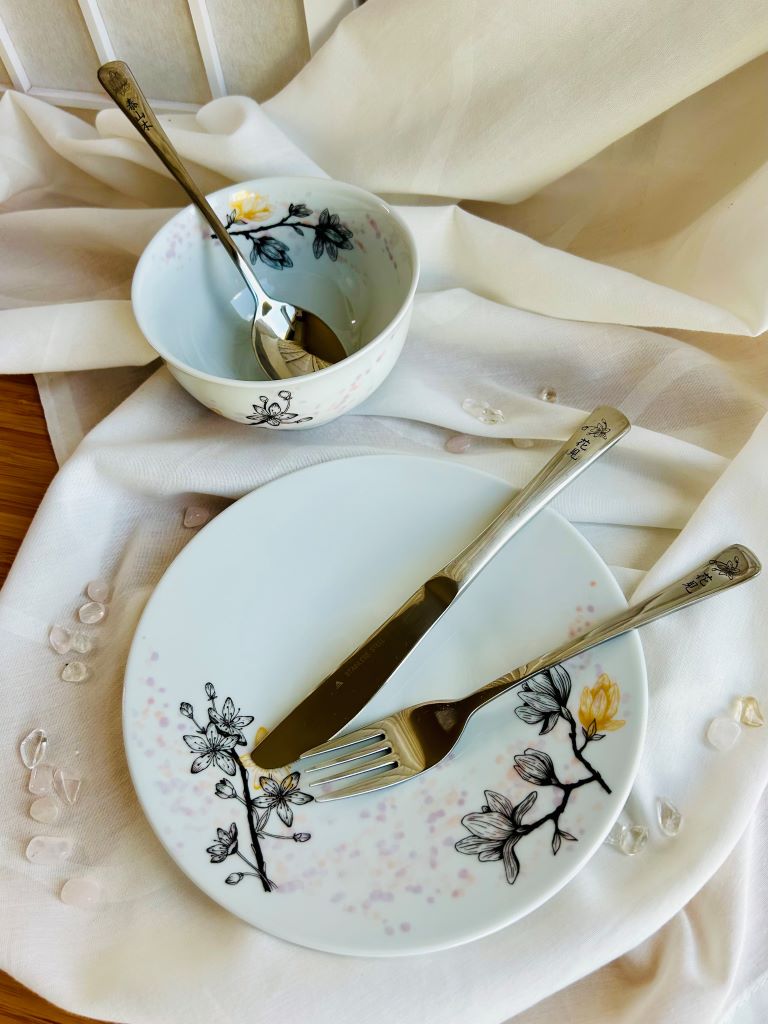 "Spring Japan" dinner set in a gift box