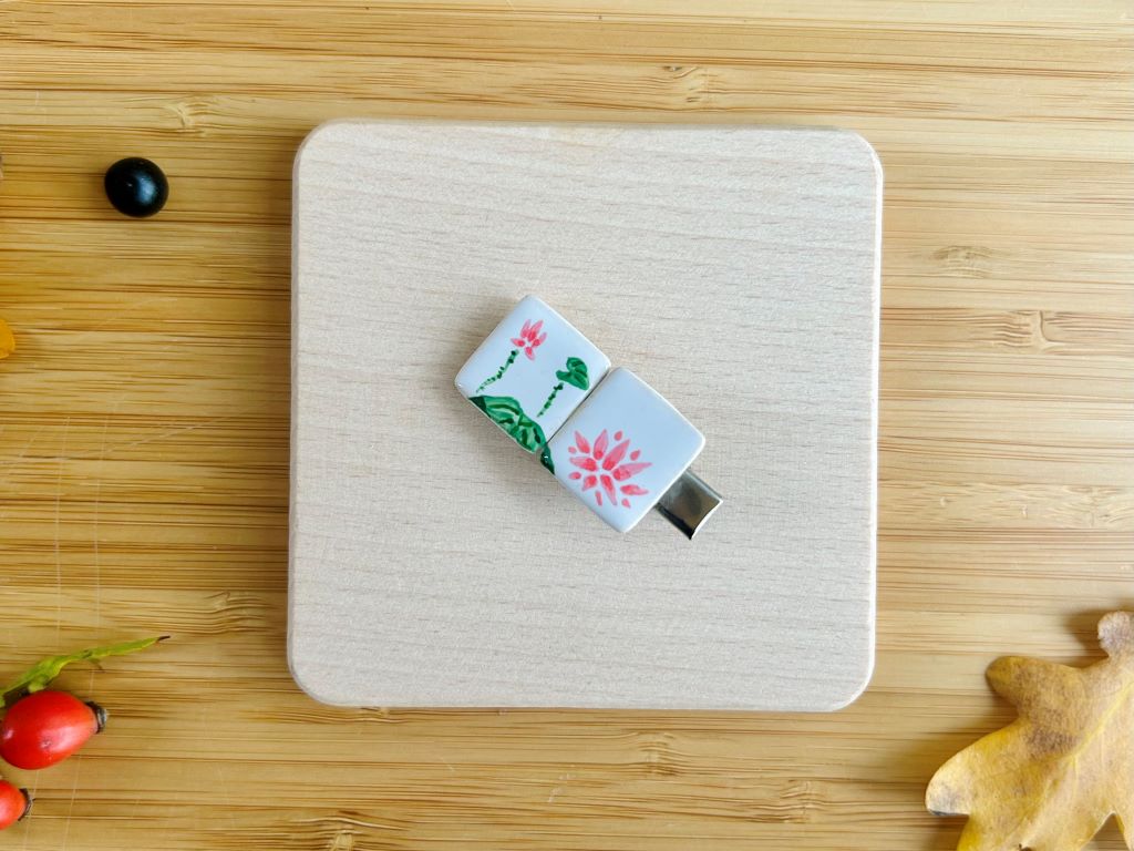 Ceramic buckle "Lotus Pond"