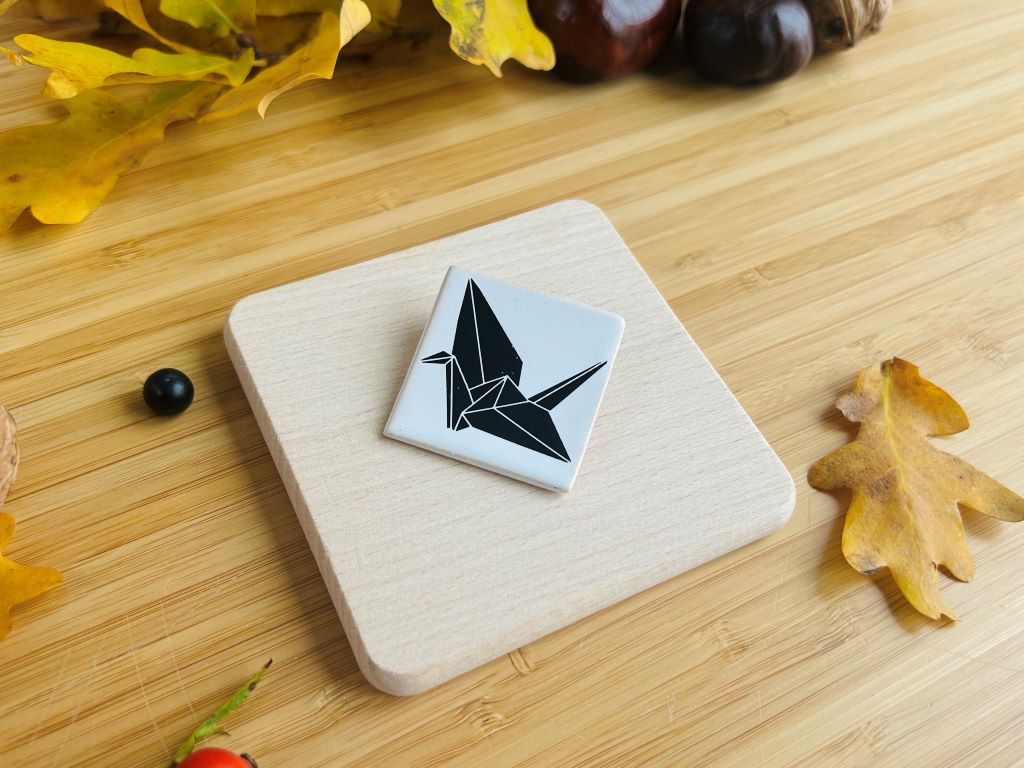 keramická brož "Origami jeřáb"