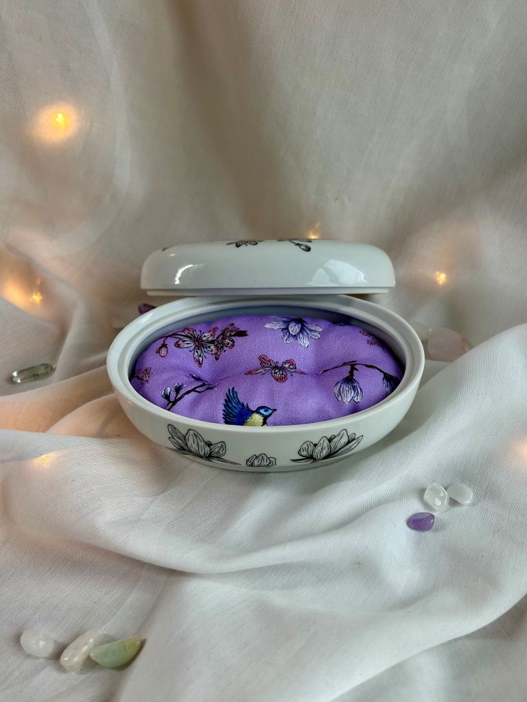 "Spring Japan" porcelain jewellery box with cushion