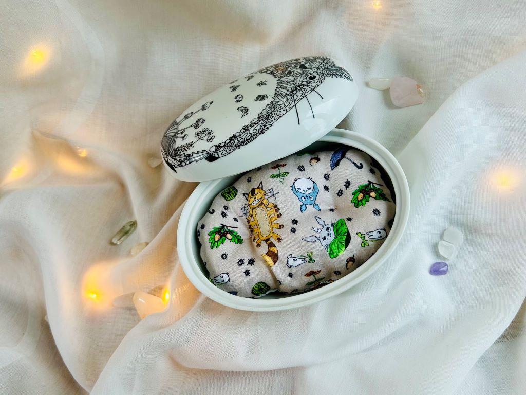 "Totoro" porcelain jewelry box with a pillow