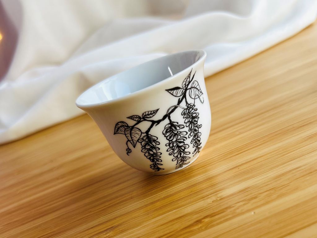 Becher für Sake und Tee „Wisteria“ 50 ml