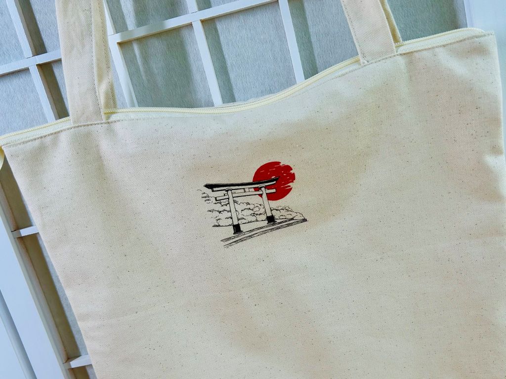 "Pagoda" shopping bag with zipper and inside pocket
