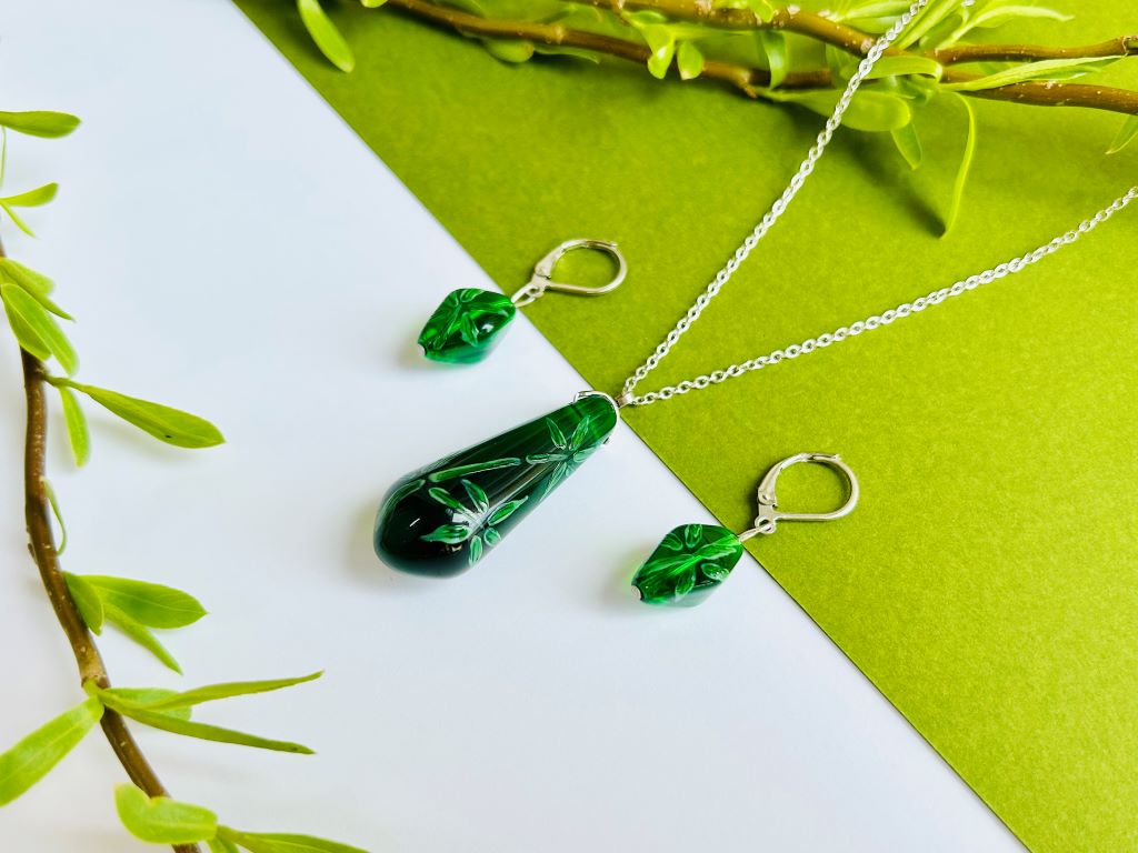 Set aus Glasschmuck „Bambushain“ Halskette und Ohrringe