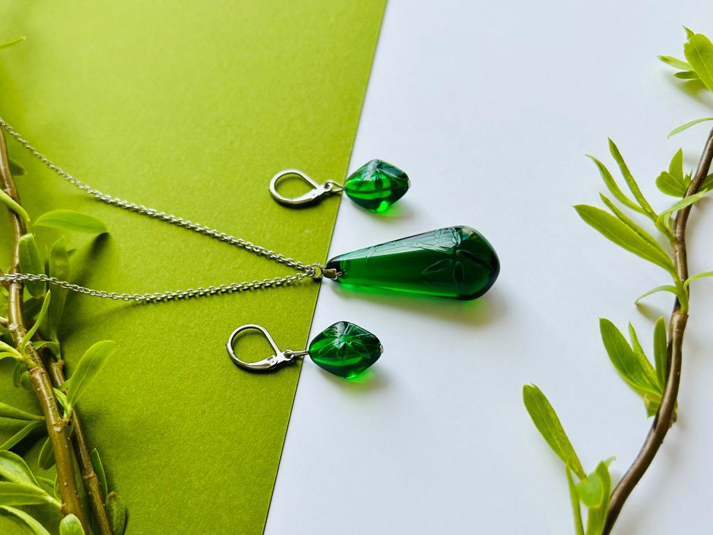 Set aus Glasschmuck „Bambushain“ Halskette und Ohrringe