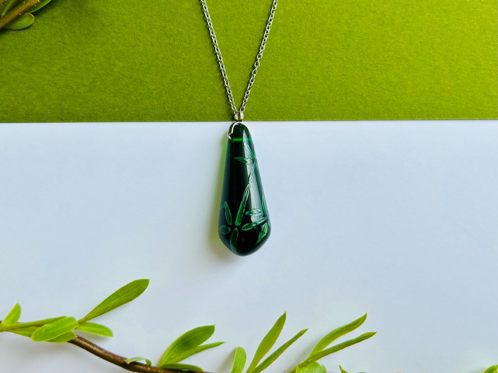 Set aus Glasschmuck „Bambushain“ Halskette und Ohrringe