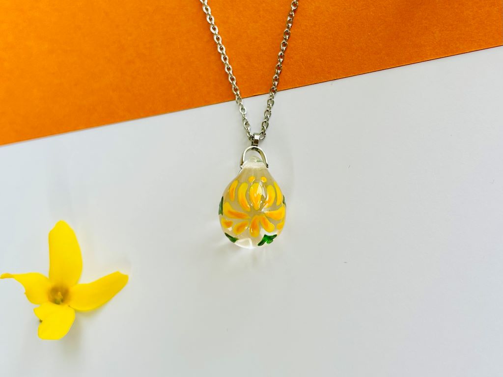 Glass necklace "Imperial Chrysanthemum"