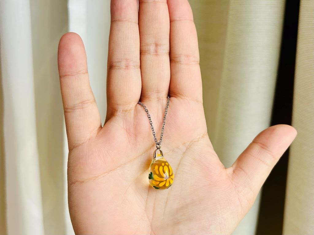 Glass necklace "Imperial Chrysanthemum"