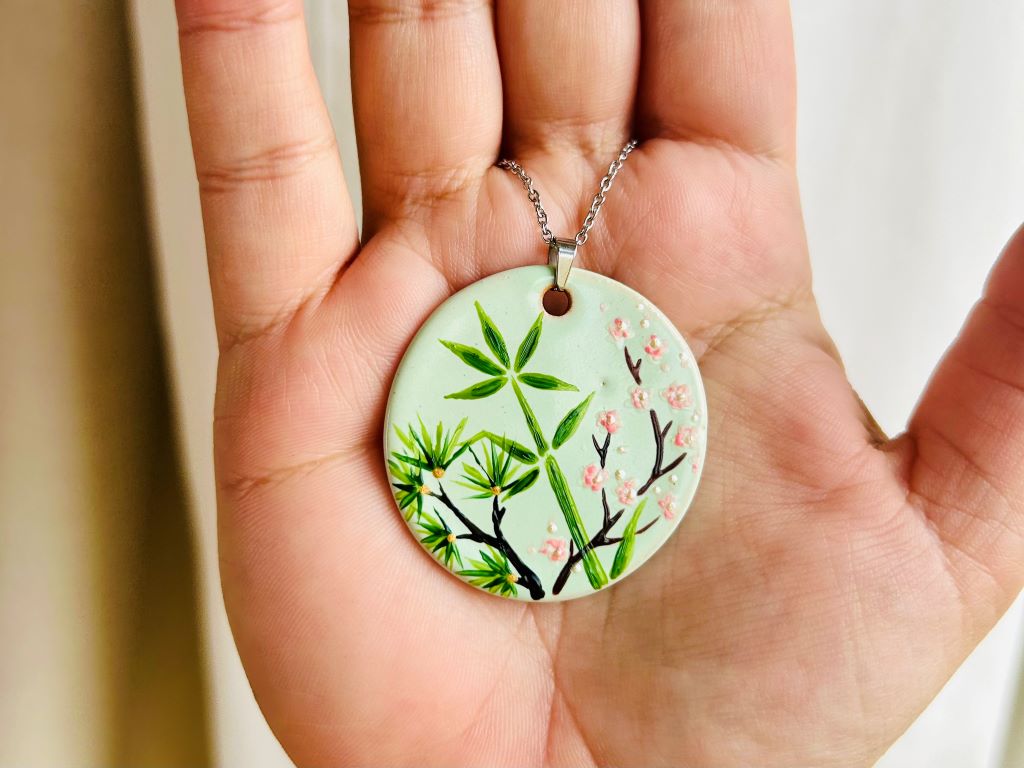 ceramic necklace "Three Friends of Winter"