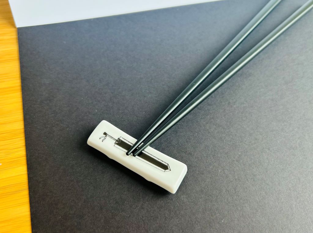 Chopstick rest "Anime Swords" 6x1.5 cm