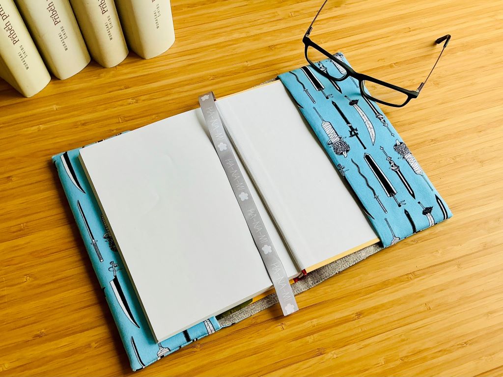 Bucheinband „Anime-Schwerter“ klein