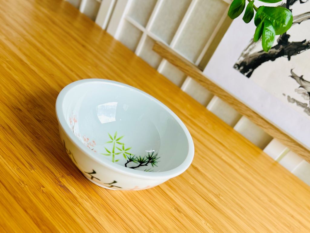 Large bowl "Three Winter Friends" diameter 16 cm