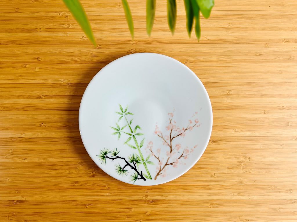 Dessert plate "Three Friends of Winter" diameter 20 cm