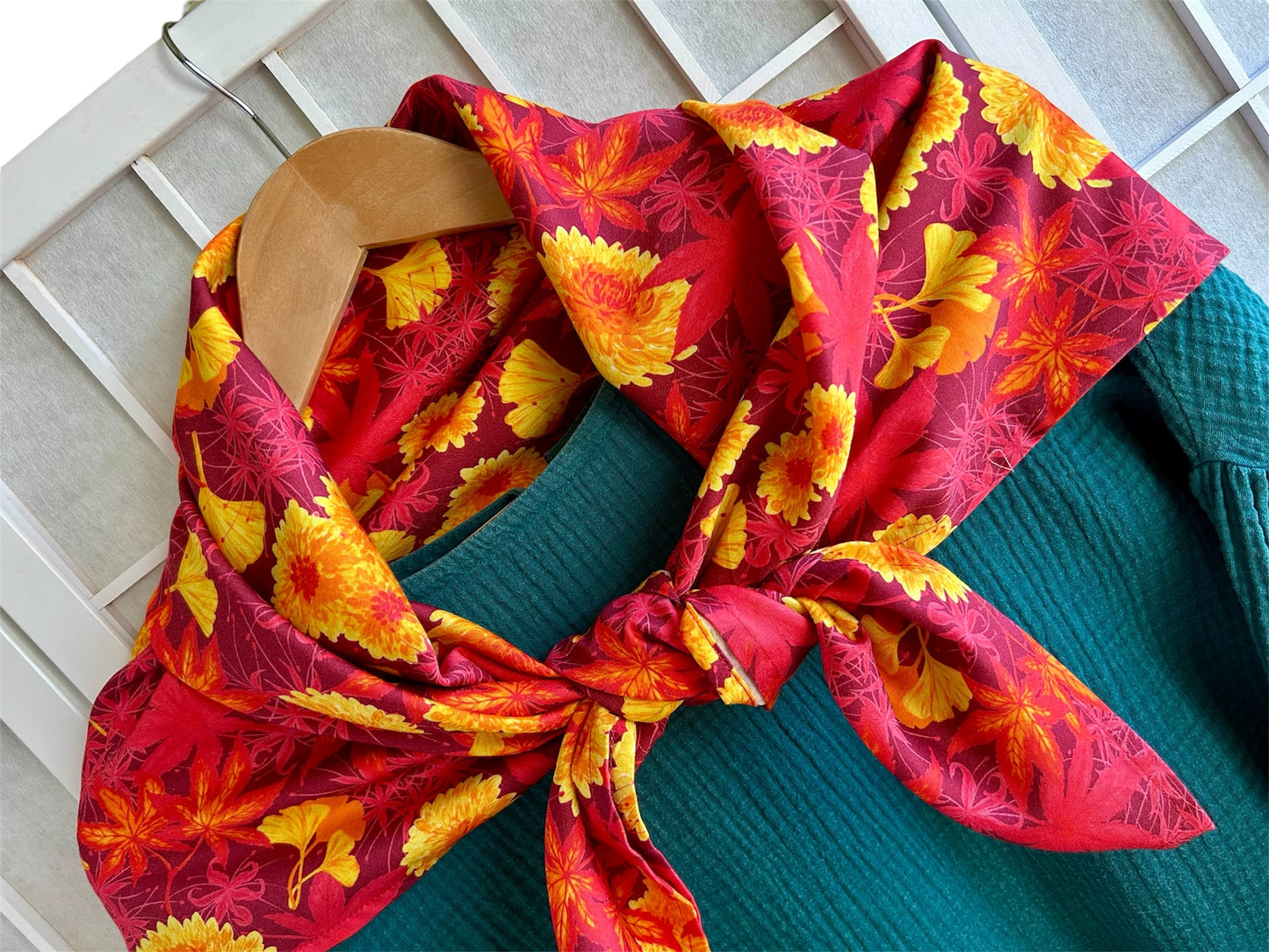 large scarf "Park in autumn colors" 100x100 cm