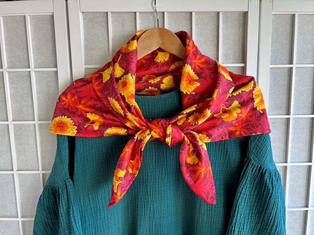 large scarf "Park in autumn colors" 100x100 cm