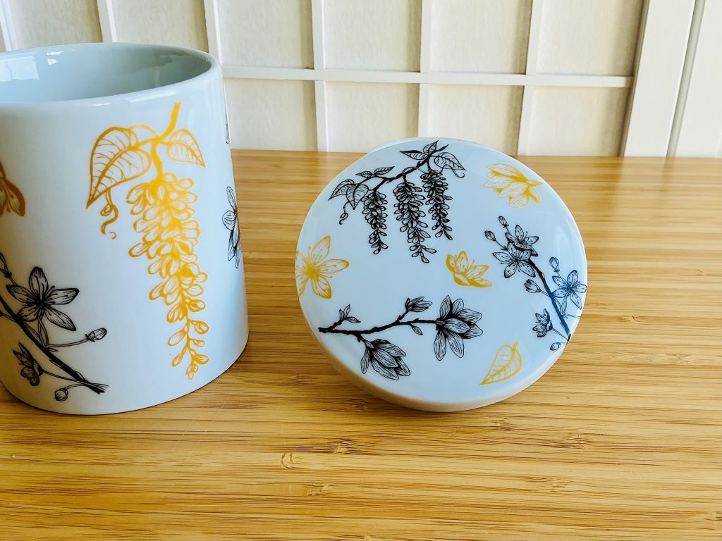 Mug "Spring Japan" with infuser and lid 300 ml
