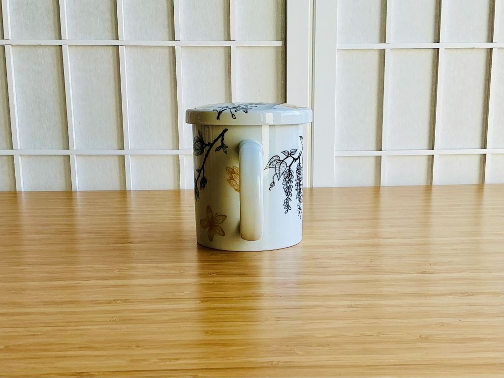 Mug "Spring Japan" with infuser and lid 300 ml
