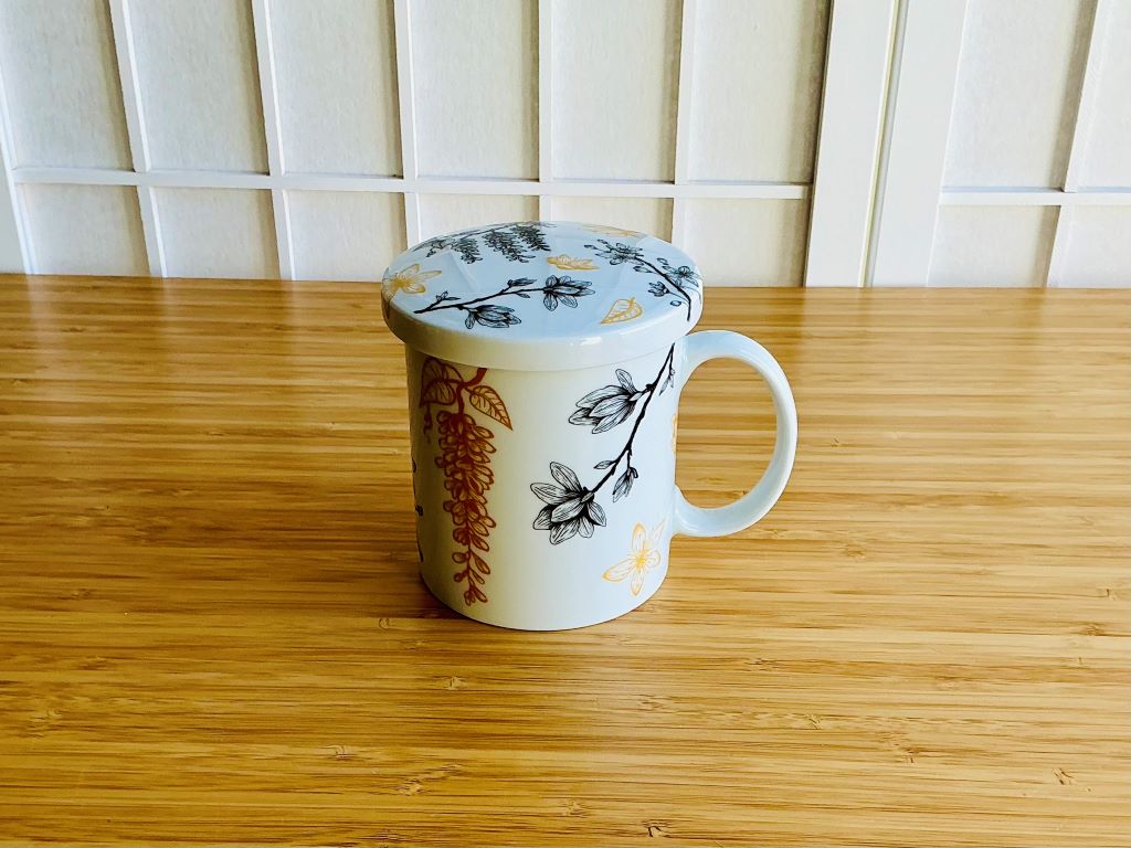 Mug "Spring Japan" with infuser and lid 300 ml