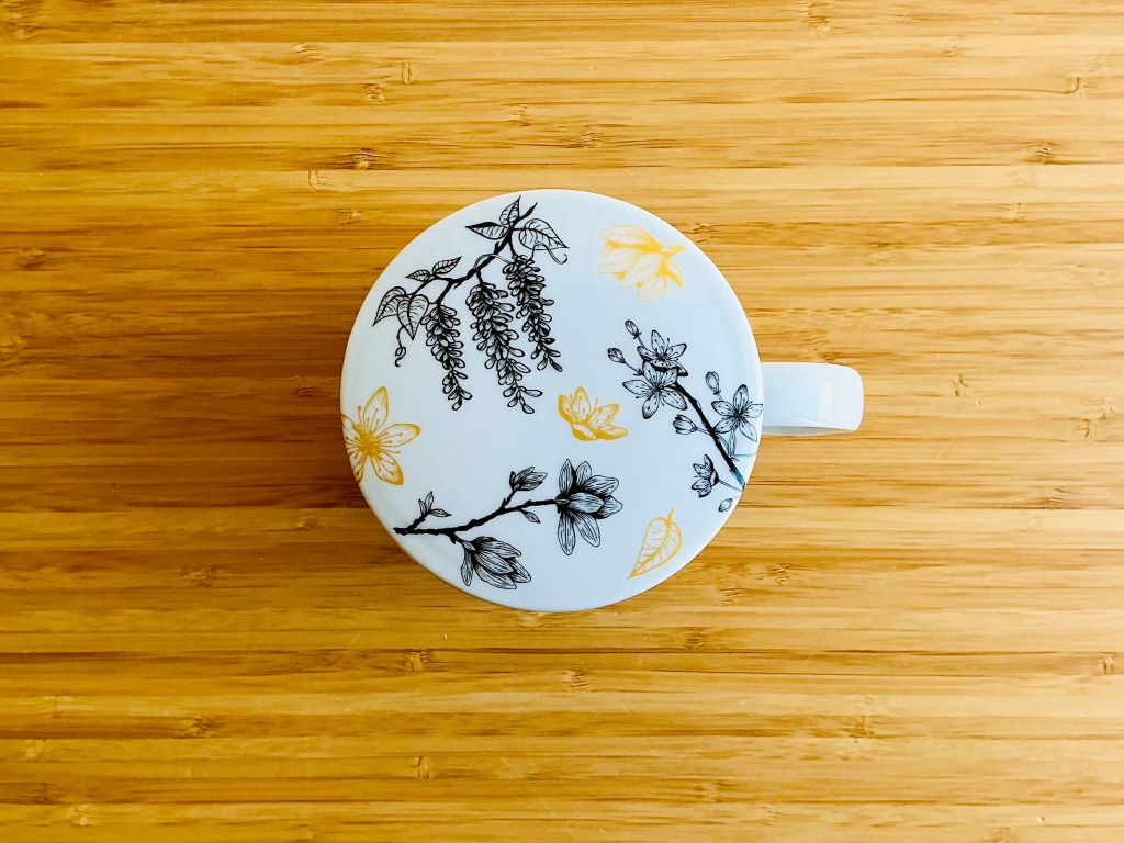 Mug "Spring Japan" with infuser and lid 300 ml