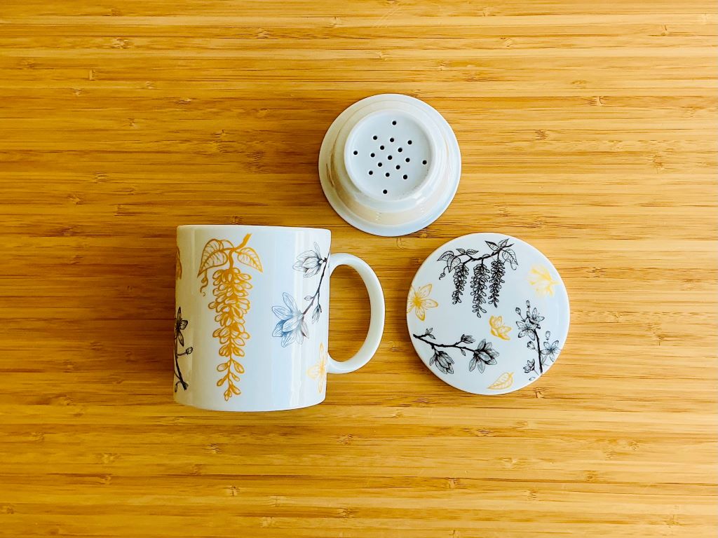 Mug "Spring Japan" with infuser and lid 300 ml